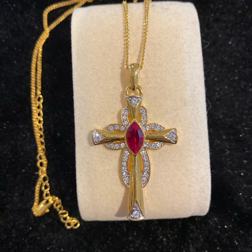 Camrose & Kross Jackie Kennedy Collection Celtic Cross necklace - Picture 3 of 4